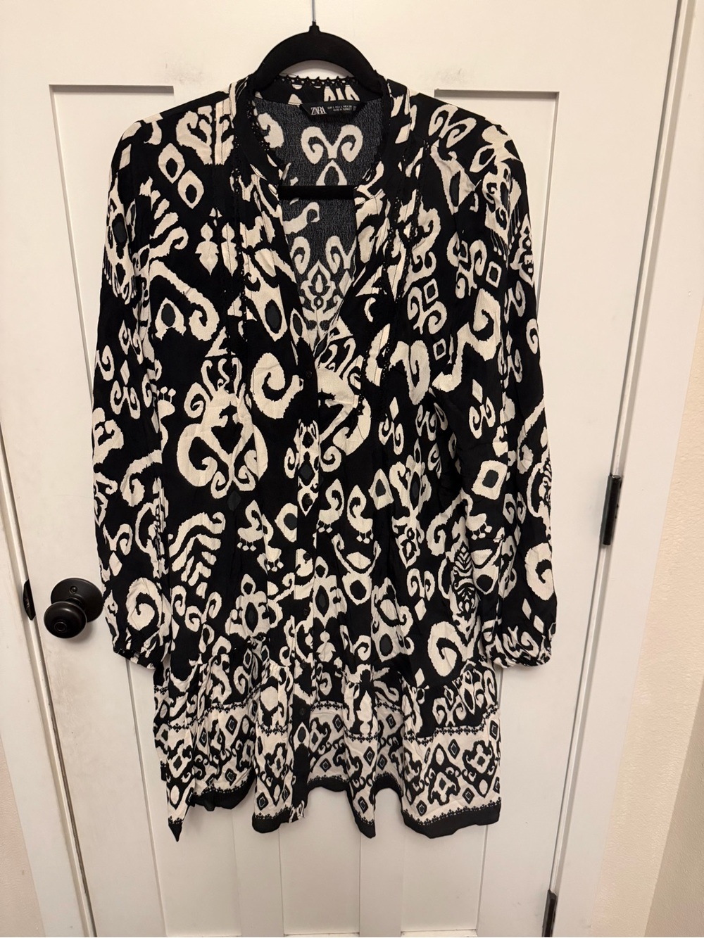 Zara Long Sleeve Shift Dress Black & white Size Large Boho Tribal